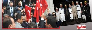 Akil İnsanlar Heyeti'ne türk bayraklı tepki