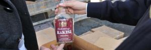 Adana'da 2 bin 400 şişe sahte rakı ele geçirildi