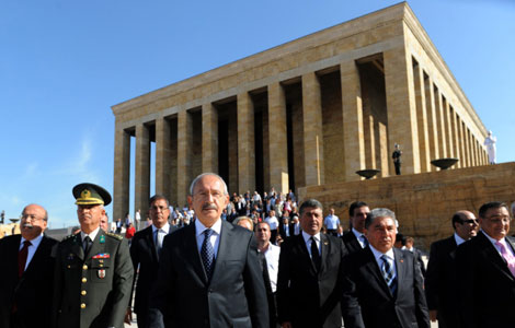 Kemal Kılıçdaroğlu Anıtkabir’de