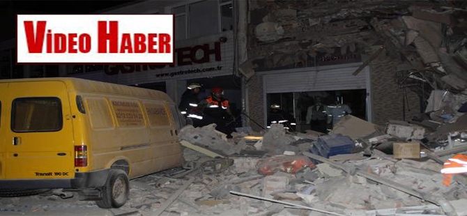 Beyoğlu’nda 4 katlı boş bina çöktü