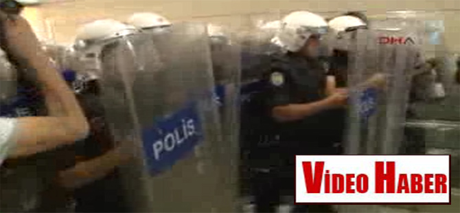 Atatürk Havalimanı’nda eylemcilere biber gazlı müdahale