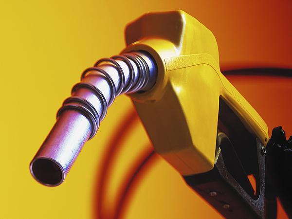 Petrol fiyatları hızla geriliyor