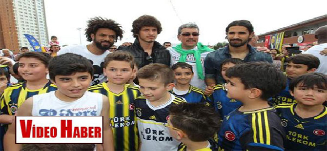 Fenerbahçeli futbolcular çocuklarla birlikte 23 Nisan’ı kutladılar