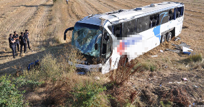 Yolcu otobüsü şarampole yuvarlandı: 42 yaralı