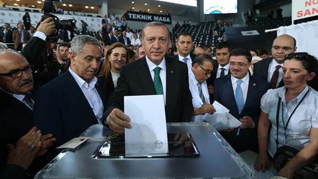 Erdoğan 8 saat salonda bekledi