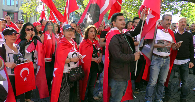 Münih’te PKK protestosu