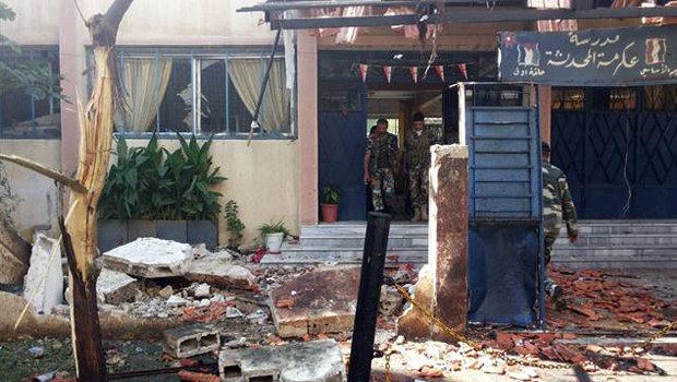 Humus’ta iki ilkokul önünde çifte patlama