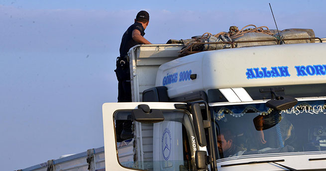Bursa ve Adana’da patlayıcı yüklü kamyon alarmı