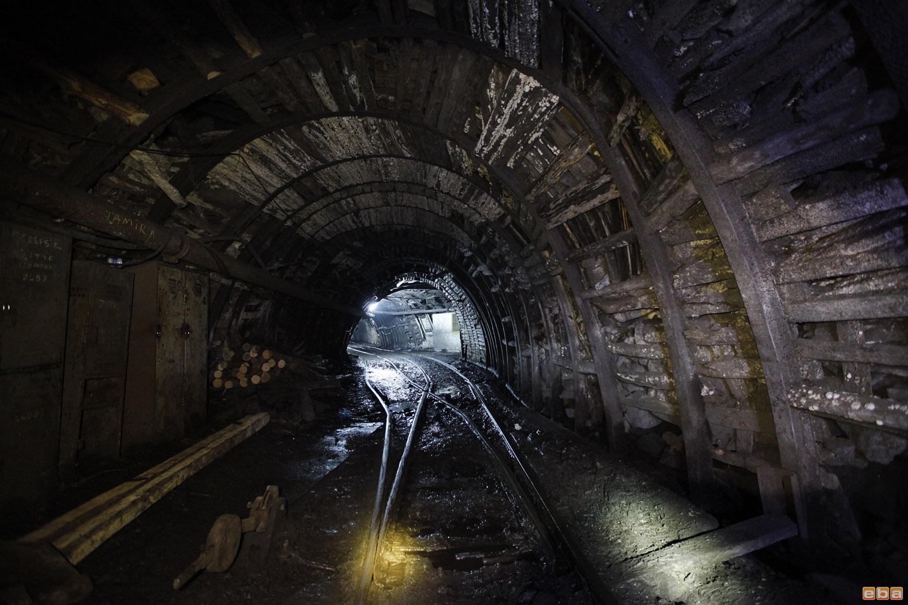 Kömür madeninde göçük: 8 ölü