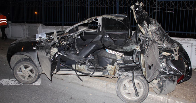 Bakırköy’de feci kaza: 1 ölü, 2 yaralı