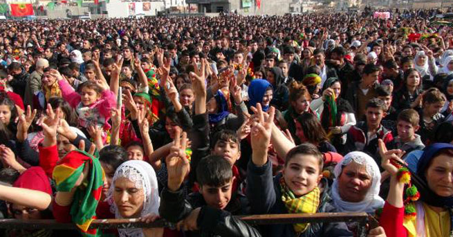 Cizre’de ‘Öcalan’a özgürlük’ mitingi