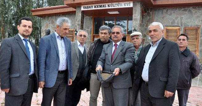 Yaşar Kemal’in mezarına köyünden toprak götürülecek
