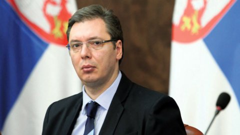 Sırbistan Başbakanı’na taşlı saldırı