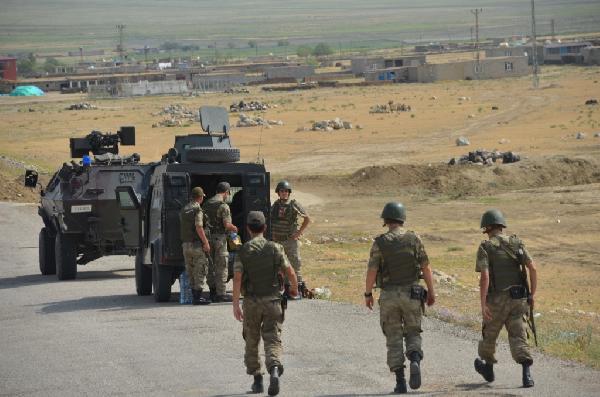 Ağrı Dağı eteklerinde PKK’lılarla çatışma