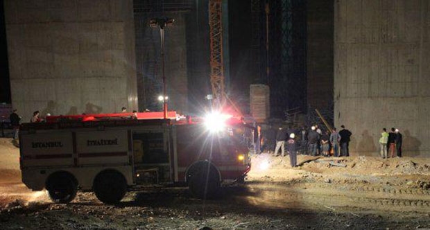 İzmir’de viyadük çöktü: İşçiler enkaz altında