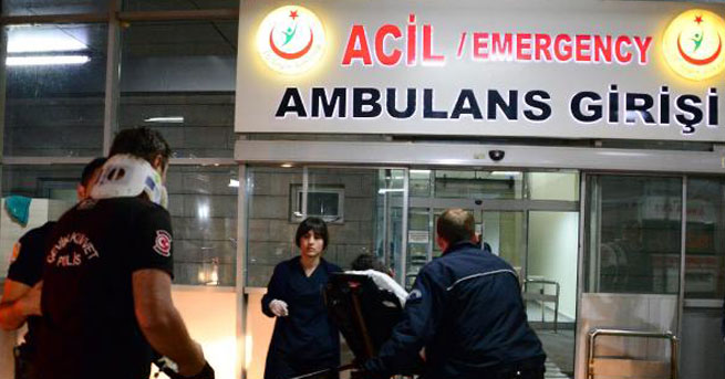 Davutoğlu’nun mitinginden dönen polisler kaza yaptı: 23 yaralı