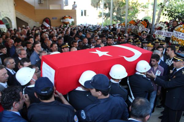 Kaza şehidi polis memuru, İzmir’de toprağa verildi