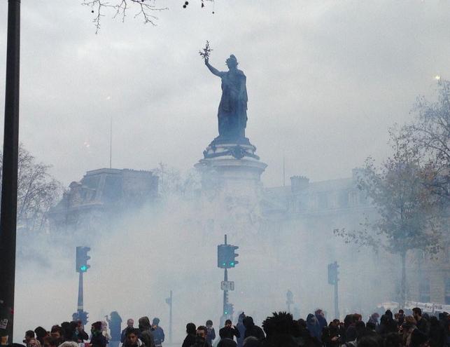 Paris’te olaylar çıktı… Polis biber gazı kullandı