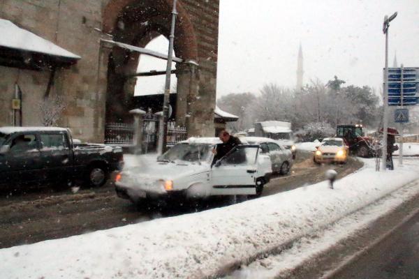 Edirne’de yoğun kar yağışı