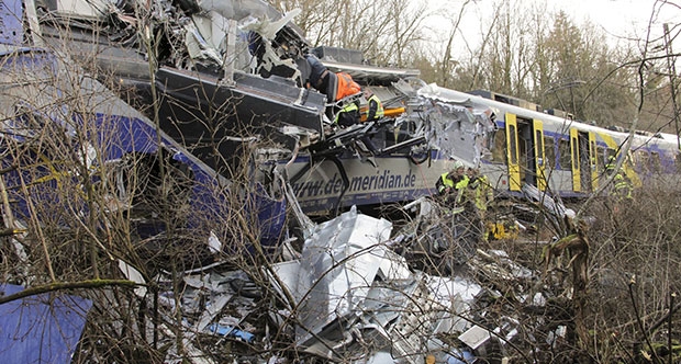 Almanya’daki tren kazasına insan hatası neden oldu