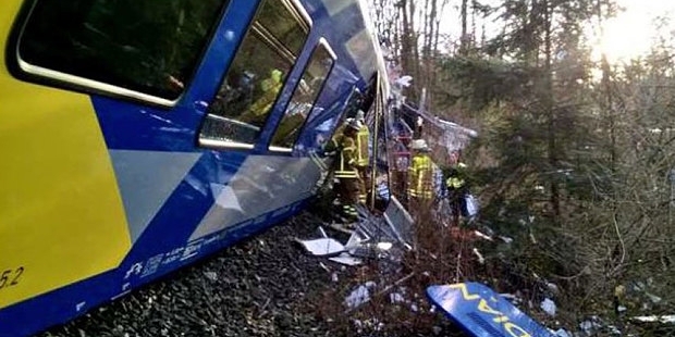 Almanya’da tren kazası; ölü ve çok sayıda yaralı var