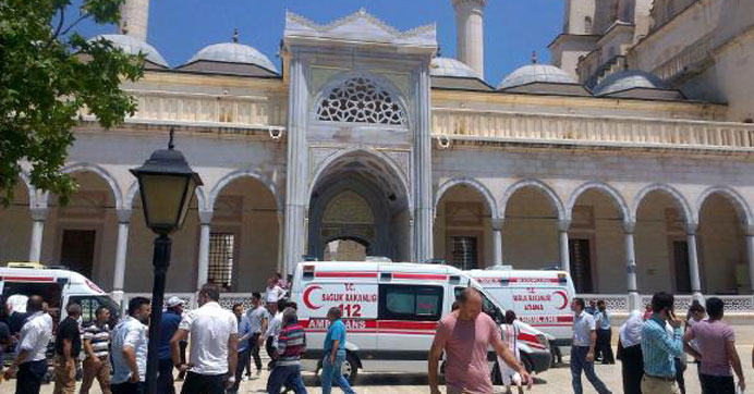 ‘Canlı bomba’ iddiası cami boşalttırdı