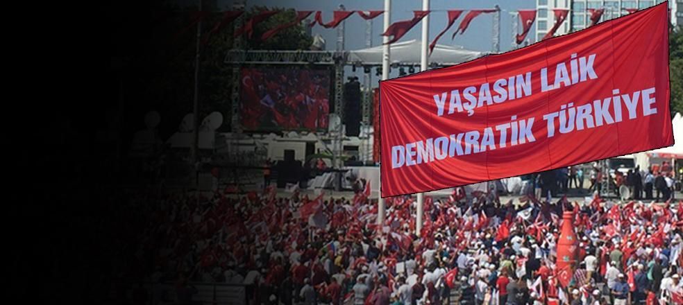 CHP ‘Cumhuriyet ve Demokrasi’ için Taksim’de