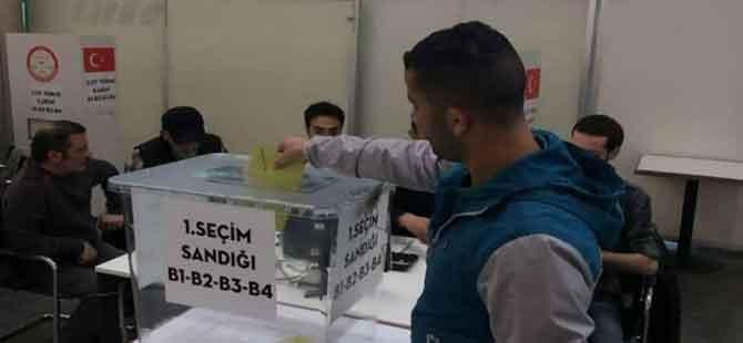 Atatürk Havalimanı’nda oy kullanma işlemi başladı