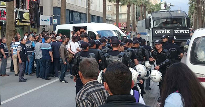 İzinsiz eyleme polis müdahalesi; 34 gözaltı