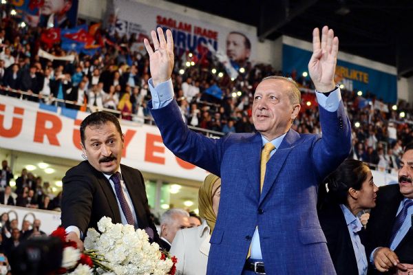 Erdoğan yeniden AK Parti Başkanı