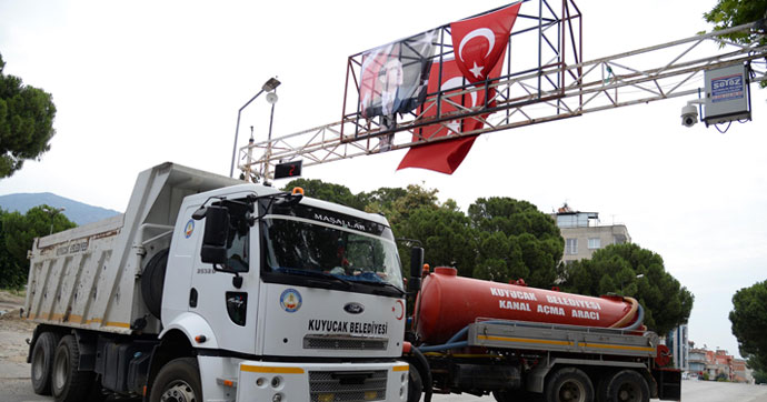 İki belediye arasında Atatürk takı krizi