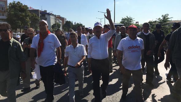 Kılıçdaroğlu, İstanbul il sınırına giriş yaptı