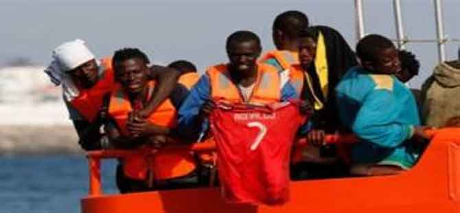 İspanya: Bir günde 600 göçmen denizde kurtarıldı