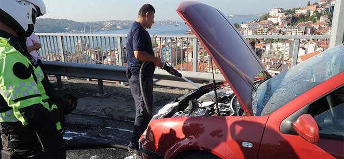 İstanbul trafiğini aksatan yangın