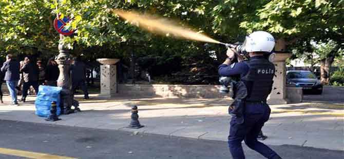 Ankara’da gar saldırısının yıl dönümünde polis müdahalesi