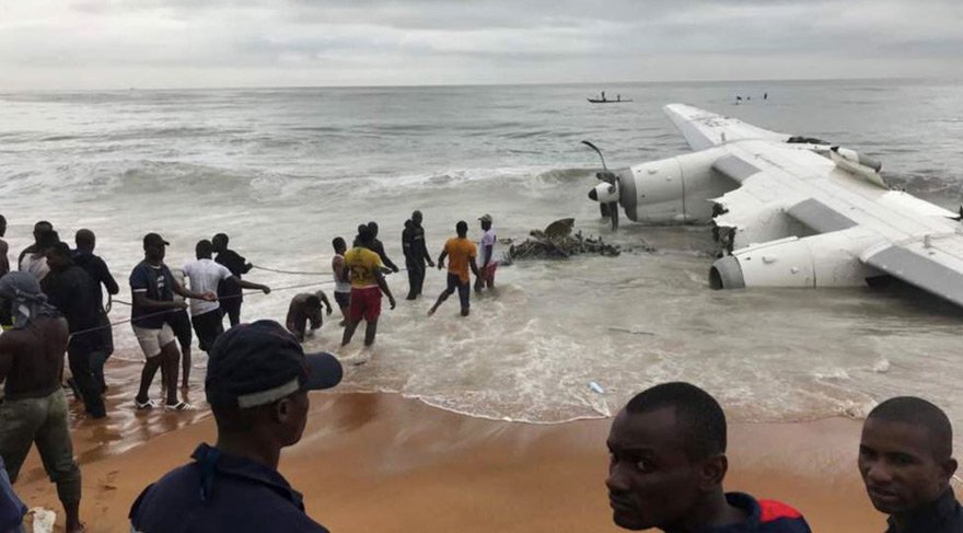Fildişi Sahili’nde uçak düştü: Çok sayıda ölü var