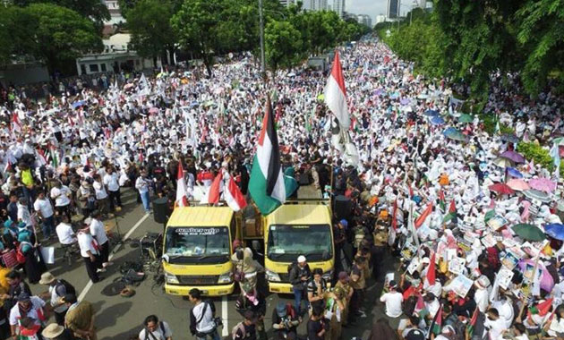 Endonezya’da binlerce gösterici Kudüs kararını protesto için sokaklarda