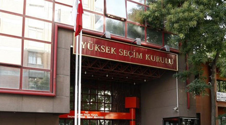 YSK’dan AKP’nin Kadıköy’deki pankartına ilişkin karar