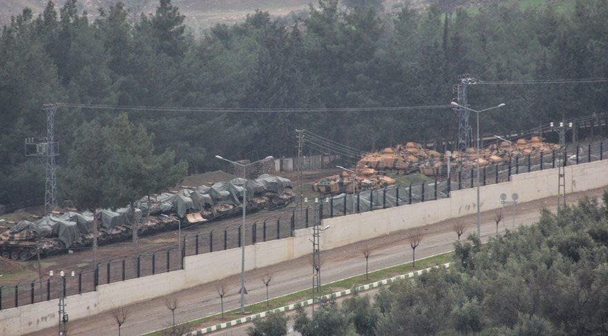 Tanklar ve zırhlı askeri araçlar Afrin için hazır kıta