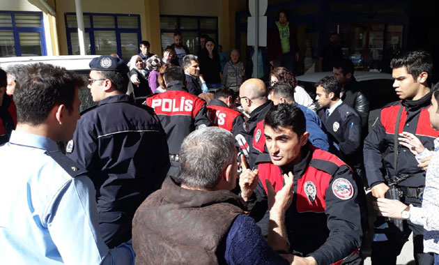 İzmir’deki silahlı kavgada 4 kişi yaralandı