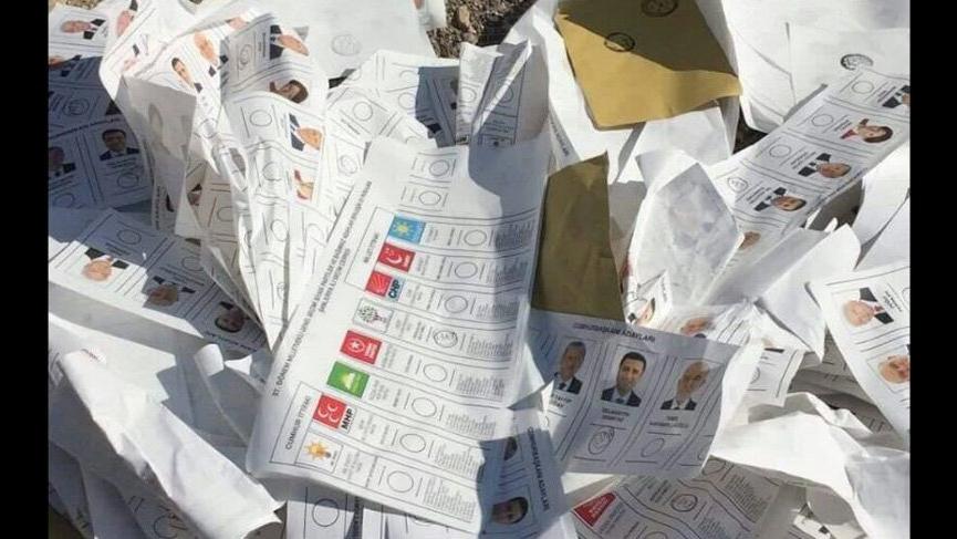 Şanlıurfa’dan vahim fotoğraflar! İnce ve Demirtaş oyları çöpten çıktı
