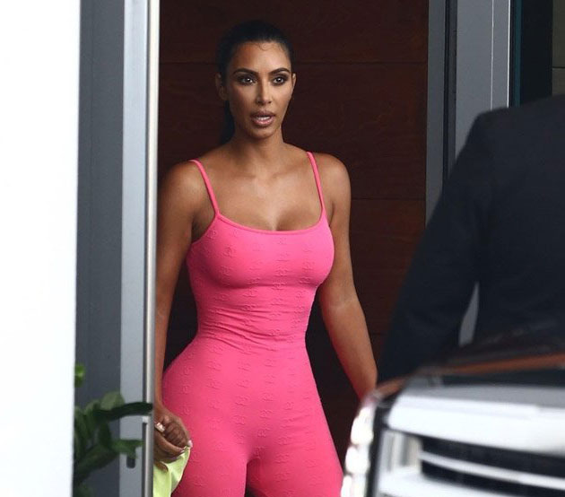 Kim Kardashian’ın giydiği kıyafete ‘Haşema’ benzetmesi…