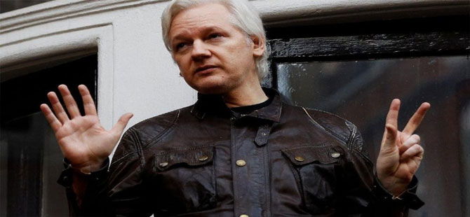 İngiliz polisi Assange’i gözaltına aldı