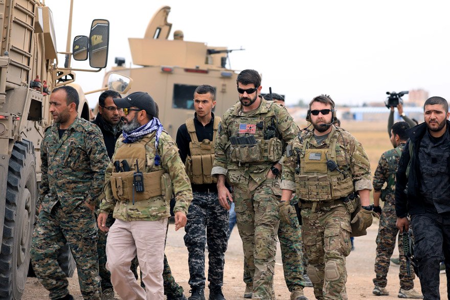 Suriye sınırında skandal görüntüler! ABD askerleri ve YPG’li teröristler aynı karede