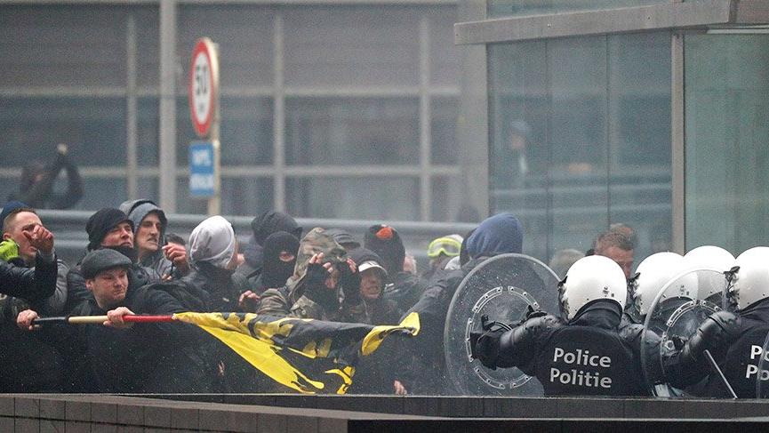 Brüksel’de aşırı sağcılar AB binasına saldırdı