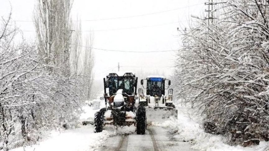 Kar ve tipi nedeniyle 40 yol ulaşıma kapandı