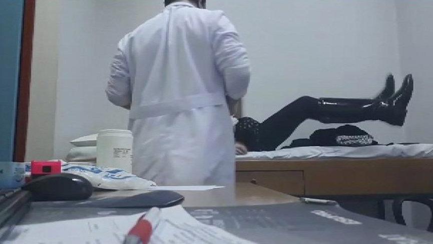 Gizlice hastalarının görüntüsünü çektiği iddia edilen doktor serbest bırakıldı