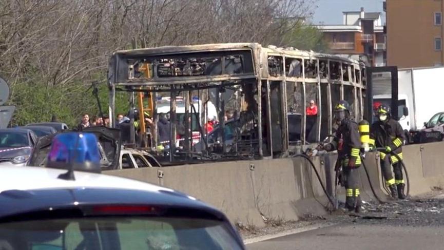 Servis sürücüsü okul otobüsünü kaçırdı ve yaktı! İçinde 51 çocuk vardı