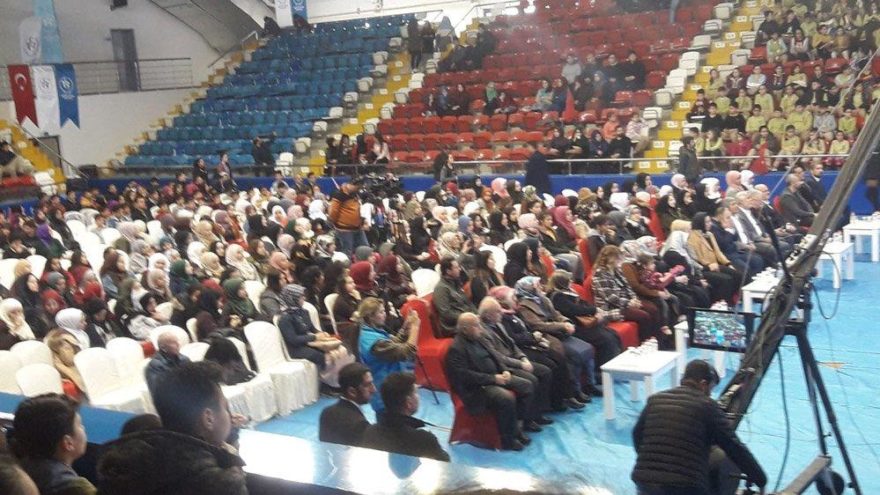 ‘Şehadet Bilinci’ konferansına götürülen 30 öğrenci zehirlendi