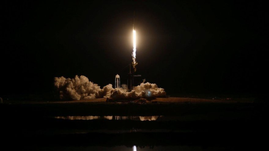SpaceX’ten tarihi deneme… Görüntüler nefes kesti